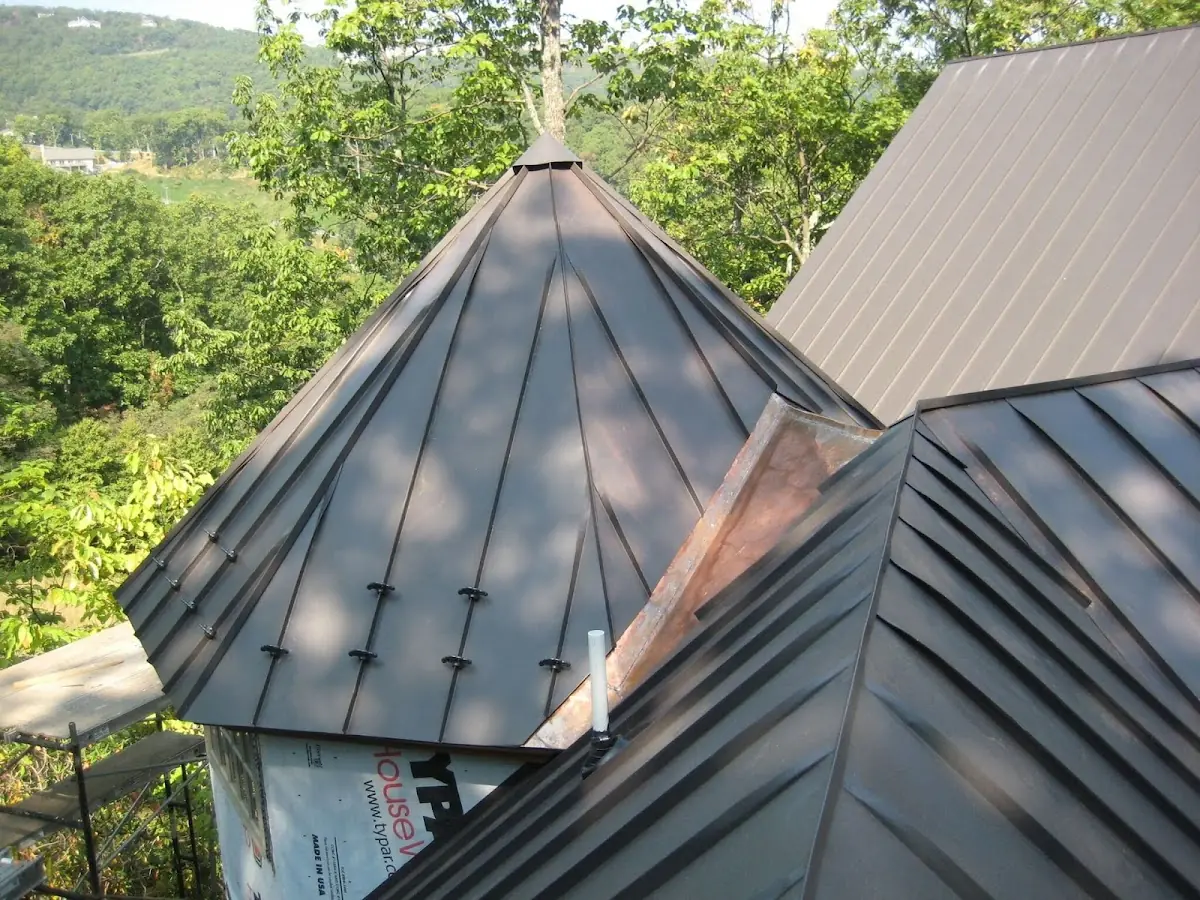 Professional Gutter Cleaning by Craftsman Roofing in Los Altos Parkway